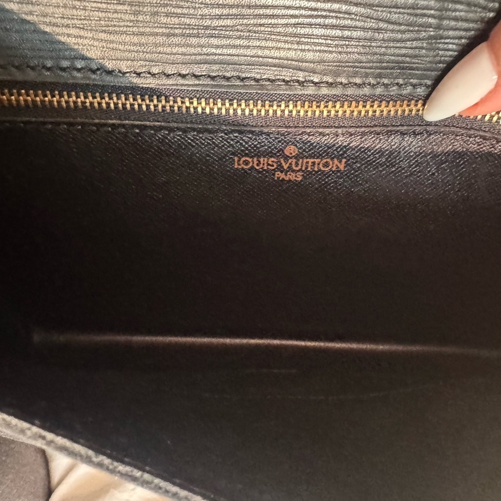 Louis Vuitton Black Epi - Picture 9 of 13